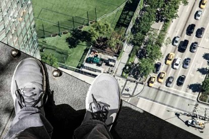 Hoy tienden a confundirse los procesos de vértigo con los de éxtasis, con consecuencias destructivas. Foto: Juan Carlos Ramírez / Unsplash.