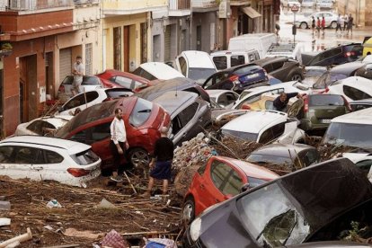 "Algunos medios han dicho que ha sido la gota fría del siglo… y así ha de ser también nuestra implicación, la mayor, la mejor, la más adecuada a la situación de tantos hermanos nuestros", dijo el obispo de Santander.