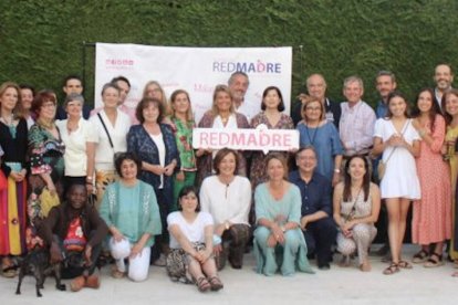 Fundación REDMADRE además de informar y acompañar a las mujeres, ofrece formación a los jóvenes para concienciarles de las situaciones difíciles por las que pasan muchas mujeres ante un embarazo imprevisto.