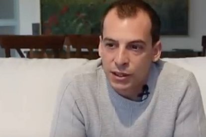 "Estaba feliz de estar ahí pero, al mismo tiempo, la calle, el mundo... lo tenía tan arraigado y tan dentro de mí que no podía soltarlo solo. Me acuerdo de que iba a las celebraciones con una piedra de hachís en el bolsillo", relata Andrés.