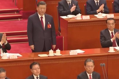 Xi Jin Ping, presidente de la República Popular China desde 2012, recibe el aplauso del Politburó del Partido Comunista Chino el 23 de octubre de 2022, en la renovación de su mandato como secretario general de la organización.