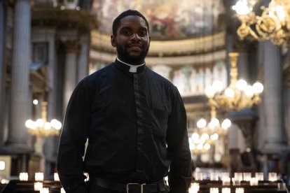 Jason Nioka fue ordenado sacerdote el pasado mes de junio / AFP
