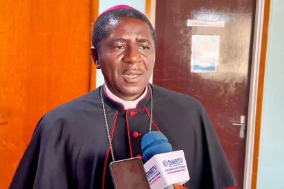 Andrew Nkea Fuanya es el presidente de la conferencia episcopal de Camerún y una prominente figura de la Iglesia africana.