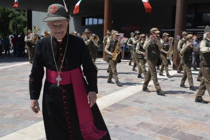 Elegido obispo por un santo, Pablo VI, ejerció la mayor parte de su ministerio con otro santo, Juan Pablo II.
