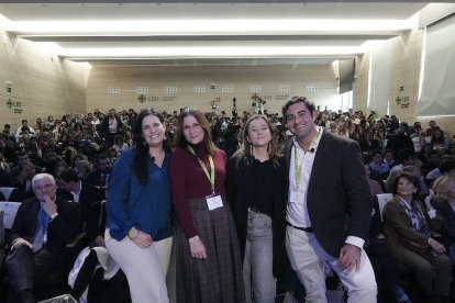 De izquierda a derecha: Carla Restoy, Irene Alonso, Maca Torres y Carlos Taracena.