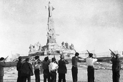 El fusilamiento del monumento al Sagrado Corazón de Jesús en el Cerro de los Ángeles, el 28 de julio de 1936, precedió a su voladura y es una muestra gráfica irrebatible del odio inspirador de la persecución religiosa que estaba teniendo lugar.