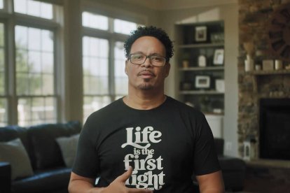'La vida es el primer derecho', reza el lema en la camiseta de Ryan.
