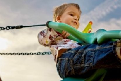 Cada persona es vista por Dios como alguien con nombre y vocación desde la concepción, como el tejedor tiene en su mente el diseño del tapiz