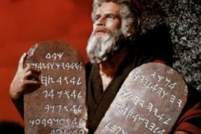 Al Dios de Israel no le interesa solo el culto, sino también la justicia y el bien moral... los 10 Mandamientos lo codifican