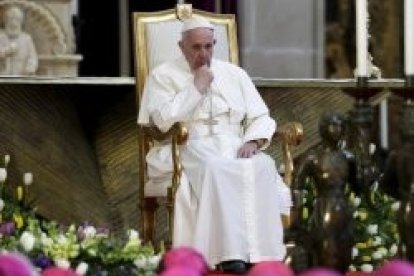 Francisco toma asiento ante los obispos mexicanos, que pastorean un país enorme y azotado por el crimen