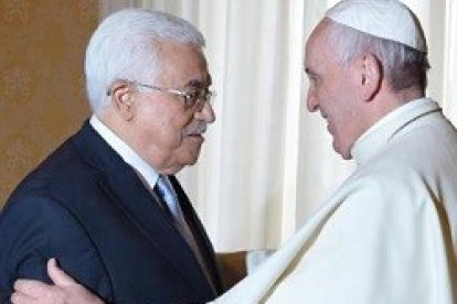 El Papa Francisco con Mahmoud Abbas en su encuentro en el Vaticano este sábado 16 de mayo