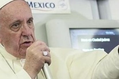 El Papa Francisco en el avión de vuelta de México habla del aborto, el virus zika, la relación con los ortodoxos y más temas