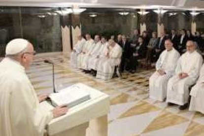 Francisco relaciona el abuso contra el débil con Satanás y el pecado original