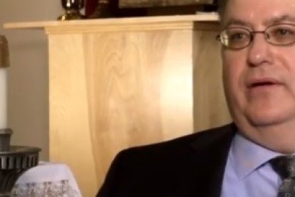 Christopher Reibold quería mejorar su escritura... y se encontró con las historias de santos