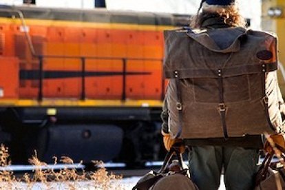 Brad Birzer se vio de golpe ante una situación agobiante: el tren se iba y le dejaba solo en mitad de la nada.