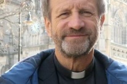 Peter Gombita, a sus 61 años, corre maratones y se lanza a ríos helados, por la gente sin hogar