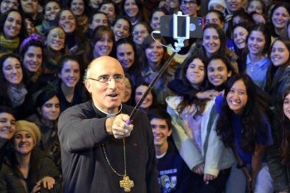 Sturla reivindica un catolicismo alegre, sin miedo ni complejos