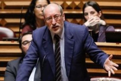 Antonio Filipe, portavoz del Partido Comunista Portugués, criticó la eutanasia y pidió cuidados paliativos