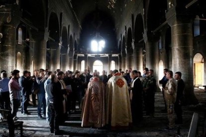 Los cristianos de Irak están empezando a volver a sus hogares y a reconstruir sus iglesias
