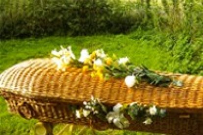 Ejemplo de féretro ecológicamente sostenible