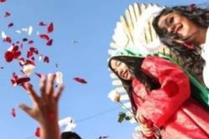 Procesión en honor a la Virgen de Guadalupe en Los Ángeles - en su historia e iconografía hay un poderoso mensaje provida y transformador