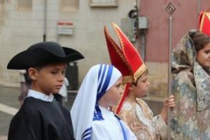 Niños disfrazados de santos en un Holywins en Cartagena - aprenden la historia del personaje y disfrutan