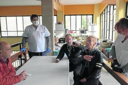 Personas sin hogar acogidas en el seminario de Valladolid durante la crisis del coronavirus