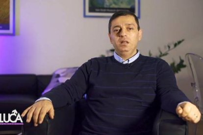 Felizmente casado y con una hija, Luca di Tolve da testimonio en todo el mundo de su abandono de la vida gay y de su encuentro con Cristo a través de la Virgen María.