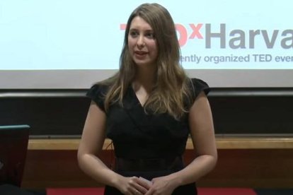 Lisa Fitzgerald es una abogada atea que se puso a orar en silencio después de leer a la mística y filósofa Simone Weil