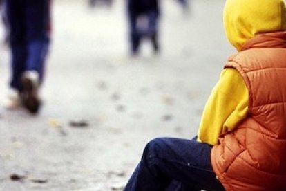 ¿A qué soledad existencial se condena a un niño a quien se niega conocer su filiación?