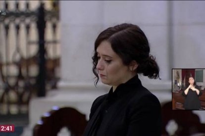 Una de las imágenes más destacadas durante la misa televisada han sido las lágrimas de la presidenta de Madrid, Isabel Díaz Ayuso