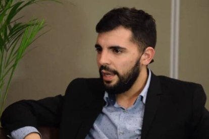 Diego Torres fue una más de las miles de víctimas de abusos sexuales que, sin tener disforia de género, se convenció de su condición de transexual: hoy alerta de este movimiento y las consecuencias de los cambios de género.