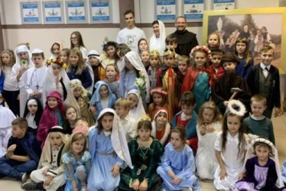 Juegos y catequesis, historias de santos, cenas y desayunos e incluso descuentos en bares por disfrazarse de santos son algunas de las propuestas para este Holywins 2022.