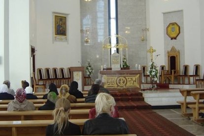 La Iglesia Católica llega al país en el siglo XVIII pero su presencia, ininterrumpida, no se produce hasta hace medio siglo.