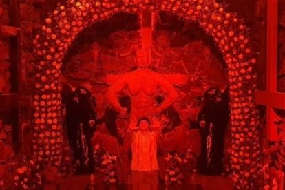 El "brujo mayor" Enrique Marten afirma que el culto a Satanás "no hace daño a nadie". El exorcista de Monterrey, Ernesto María Caro, refuta sus propuestas y expone como frenar "el avance del satanismo".