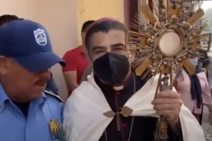 El obispo de Matagalpa lleva desde el 19 de agosto retenido por la Policía, sin que se hayan presentado cargos contra él.