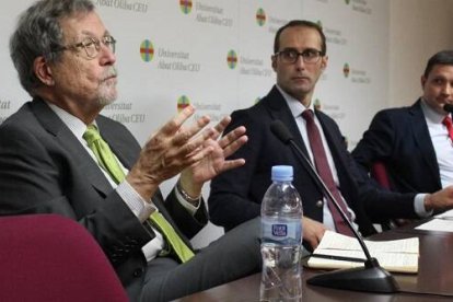 Josep Miró, J.F.Jiménez y Marcin Kazmierczak recuerdan la figura de Juan Pablo II en la Universidad Abat Oliba