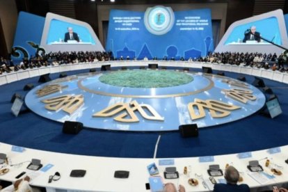 El Papa clausuró el Congreso de Religiones abogando por la paz y la defensa de la dignidad de las personas (Foto:VaticanMedia).