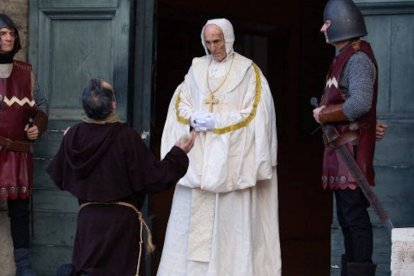 Las calles de Roma se convierten en un gigantesco belén viviente: artesanos, soldados... y personajes de la Biblia. El mismo Papa Francisco alentó a la celebración de esta iniciativa (FOTO: Alan Koppschall/CNA).