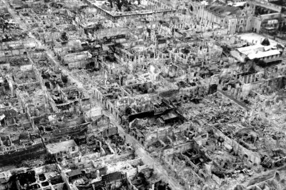 Manila tras los bombardeos de Mac Arthur