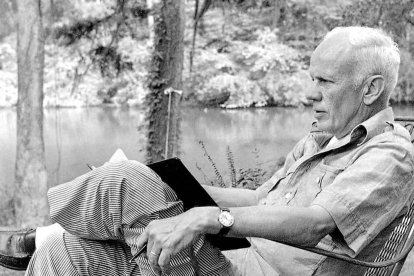 Walker Percy (1916-1990) se convirtió al catolicismo en 1947. Fue un escritor reconocido e influyente en su época, tanto en el ámbito novelístico como en el ensayo.
