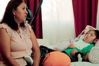 Lilian solo le pidió a Dios fuerzas para amar a su hija en la enfermedad. Foto: ACdP.