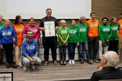 Hogares Lázaro y el padre Álvaro de Cárdenas en la entrega de los V Premios ReligionEnLibertad