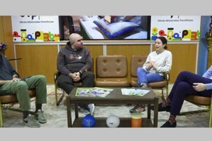 El sacerdote Fran Pinilla en la tertulia Supergesto habla de la vocación en general y la misionera en concreto