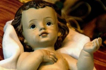 Muchos -y muy poderosos- quieren invisibilizar al Niño Jesús en Navidad... pero  los que le quieren lo anuncian y hacen visible