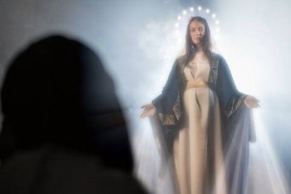 Apariciones de la Virgen de la Medalla Milagrosa en una recreación de la EWTN para Miracle Hunter