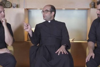 Los sacerdotes Silva, Doménech y Bronchalo en Red de Redes, de la ACdP, hablan del Adviento y Apocalipsis