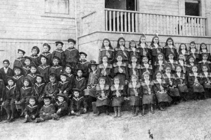 Alumnos de la Escuela Residencial India St Paul, en la ciudad de North Vancouver, en torno a 1905. Foto: Museum & Archives of North Vancouver.