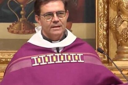 Jesús Corbí celebra la misa en valenciano en la televisión autonómica A Punt