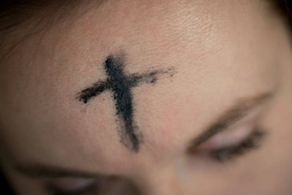 El Miércoles de Ceniza comienza la Cuaresma, un periodo penitencial en el que se nos llama a la oración, el ayuno y la limosna. Foto: Ahna Ziegler / Unsplash.